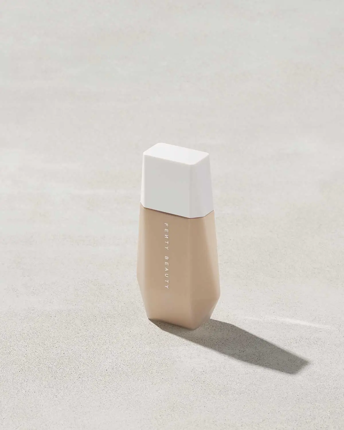 Fenty Beauty Eaze Drop Lightweight Blurring Skin Tint — 5