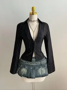 Elegant Women's Striped Waist Cinching Irregular Hem Slimming Short Shirt Top, Versatile Stylish Blouse for Casual Wear, Casual Classy Top