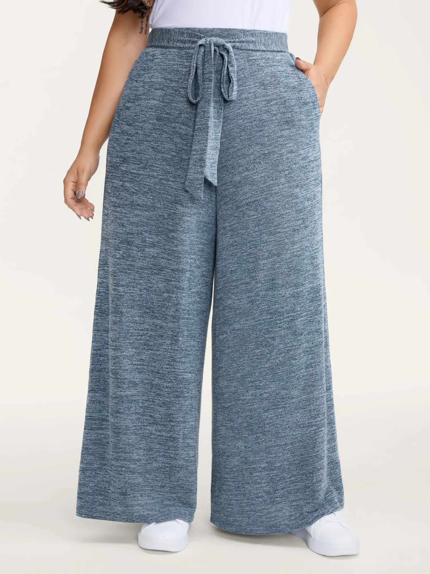 BloomChic Plus Size Women's Stretchy Wide-Leg Pants, Casual Mid Rise Flowy Bottoms with a Tie-Knot Belt and Slanted Pockets, Bottom, Casual Loose Baggy, Clothes, Plus Size Basics, Culotte Pants, Polyester Blend, Fit, Chic Curve Pants