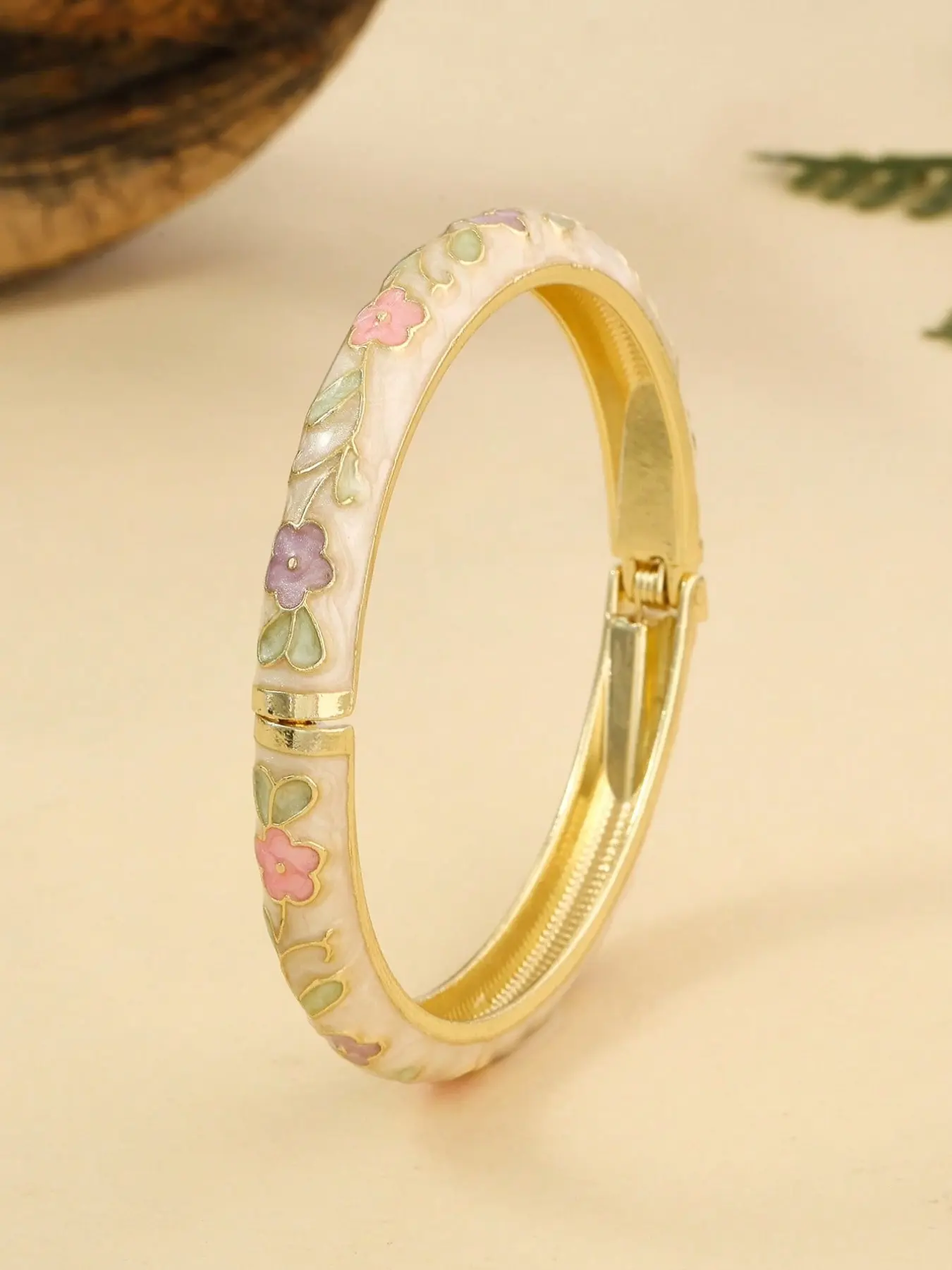 Women's Vintage Enamel Flower Bracelet, Bohemian Style Bangle, Elegant Luxury Jewelry, Perfect for Special Occasions, Boho Style Bracelet
