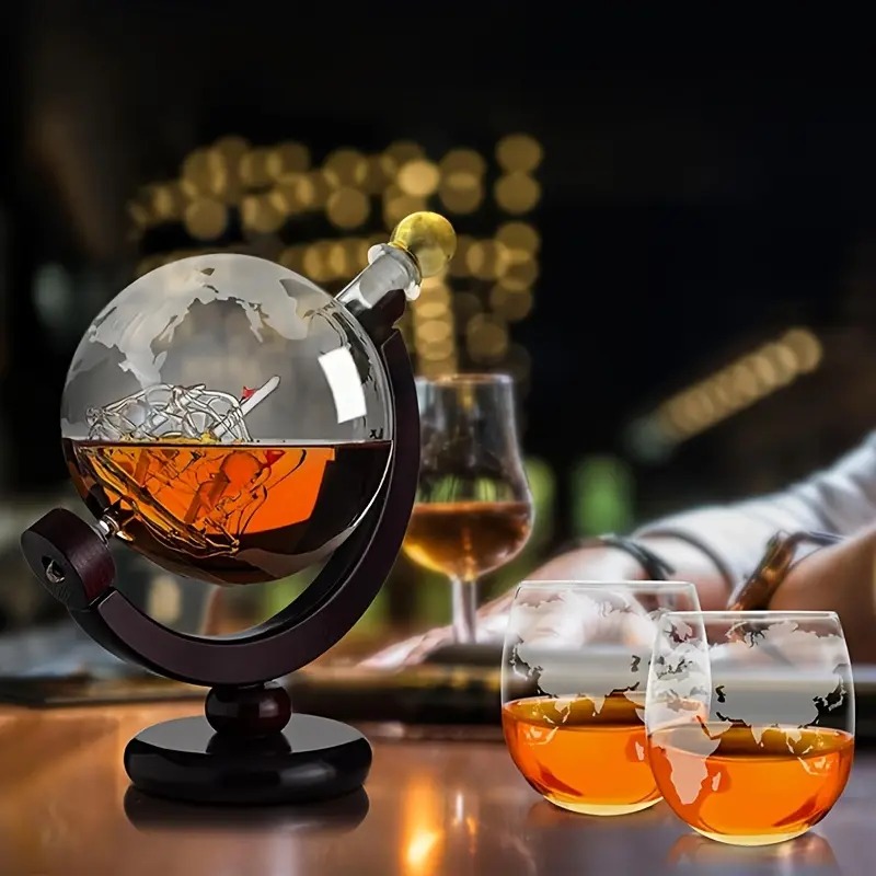 1 Set 3 Pcs, 30oz Whiskey Globe Decanter with 2 Etched Whiskey Glasses, 850ml Crystal Glass Bourbon Whiskey Vodka Bottle Decanter, Anniversary Birthday Christmas Gift for Men Dad Husband Boyfriend Grandpa, Scotch Tequila Dispenser, Liquor Decanter Set