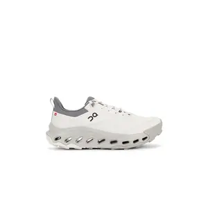 On Cloudhorizon 2 in Pearl & Fog