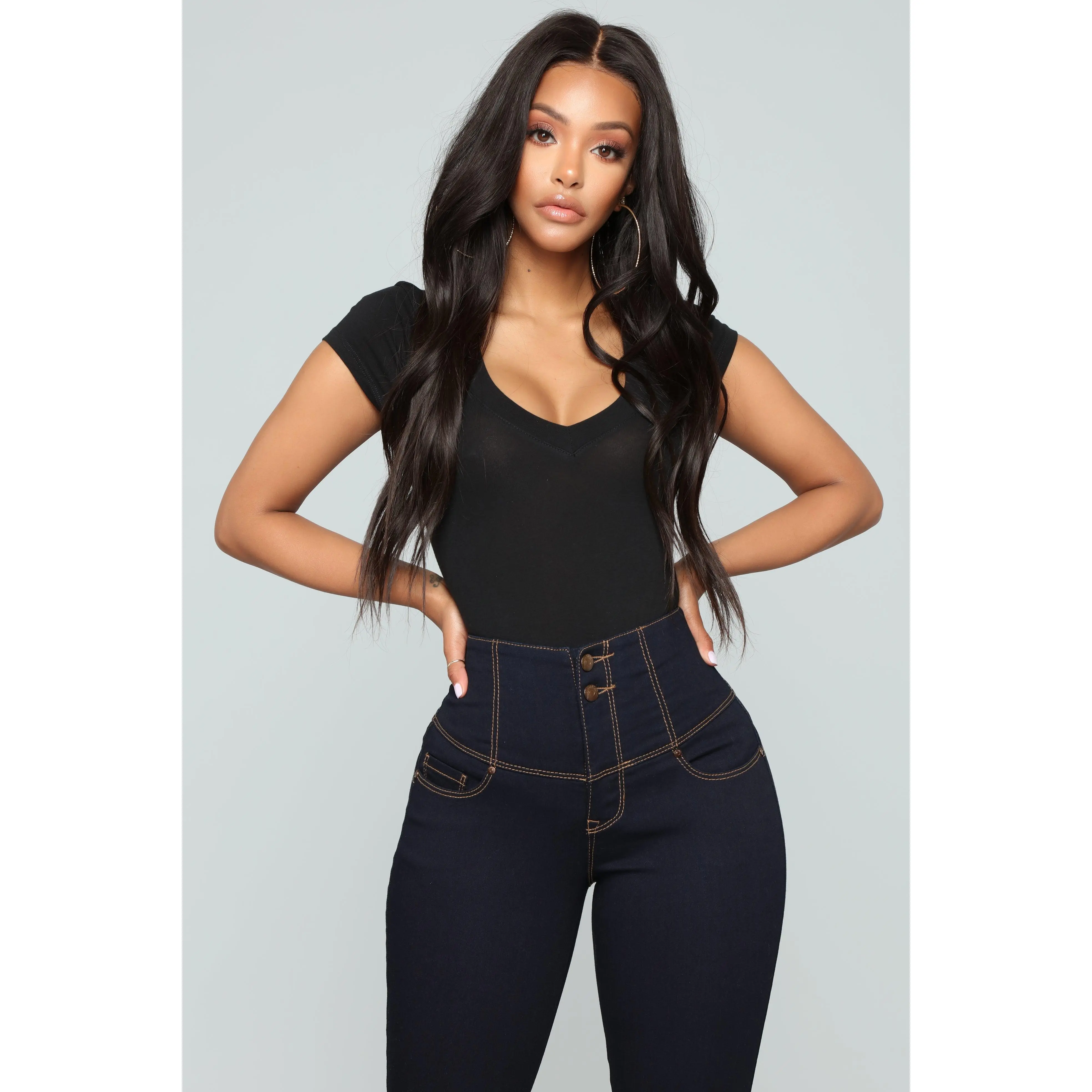 Carla Basic V Tee - Black