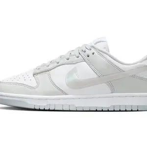 Nike Womens Dunk Low Sneakers