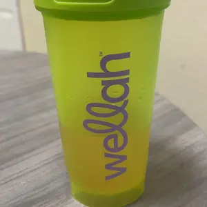 Wellah Shaker Bottle | Leakproof, Reusable, Stylish Green Cup | Clump-Free Mixing for Protein Shakes, Smoothies & Supplements