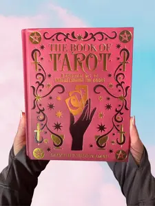 The Book of Tarot: Deluxe Gift Edition with Sprayed Edges