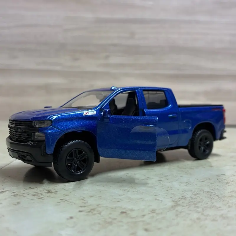 2019 CHEVY SILVERADO TRAIL BOSS CREW CAB 1:43(5”) Diecast