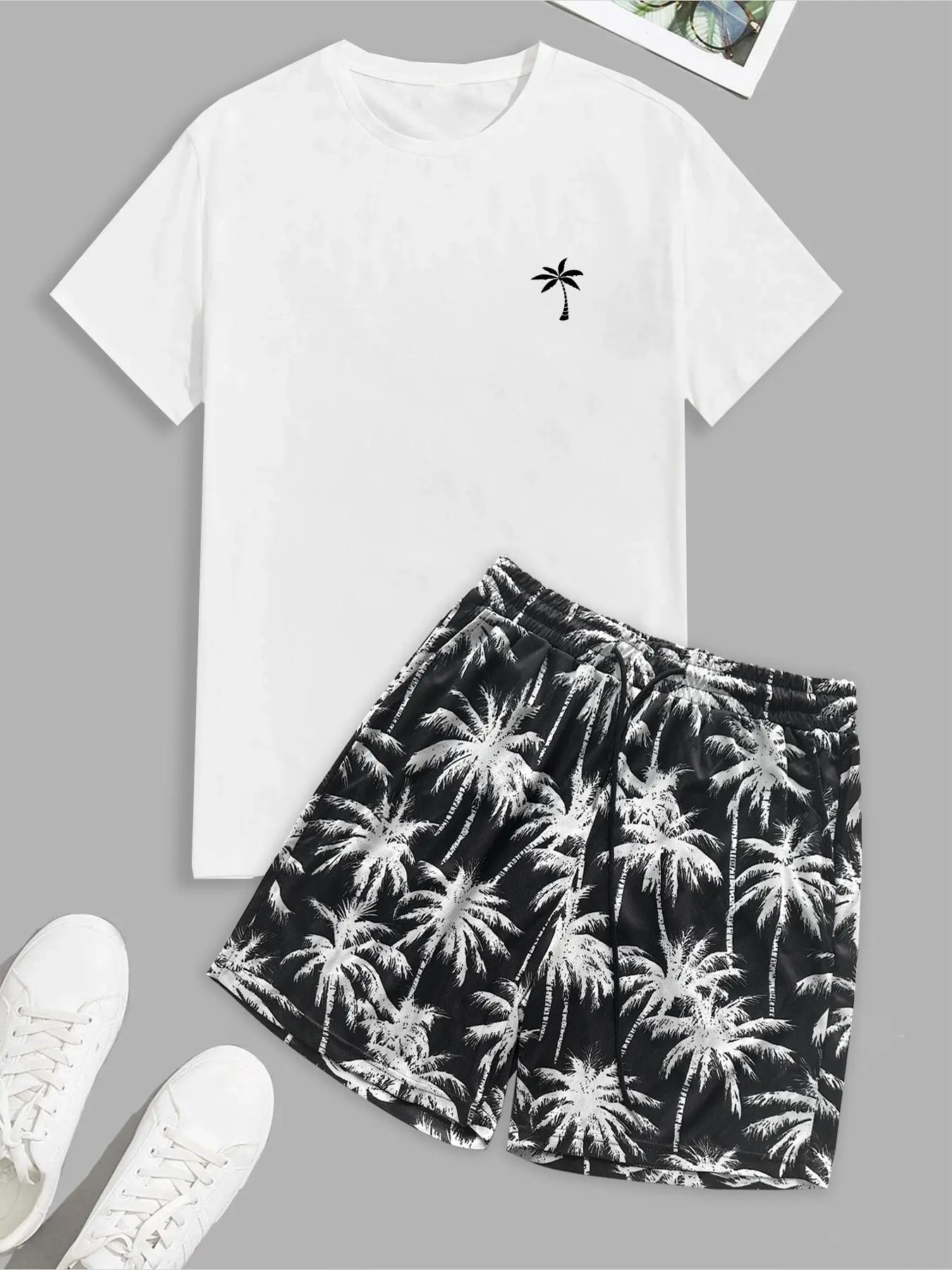 Men's Tropical Palm Tree Print Tee & Shorts Matching Set, Summer Outfit Set, Regular Fit Casual Round Neck Short Sleeve T-shirt & Shorts, Men's Summer Clothes for Beach Vacation, Menswear