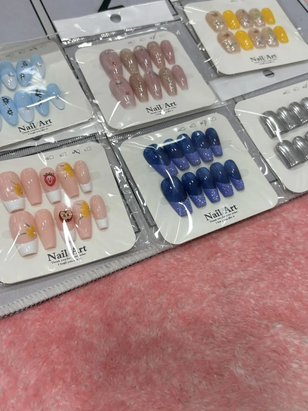 Bays(10221)gc.$20.99 get 20 sets pressedon nails