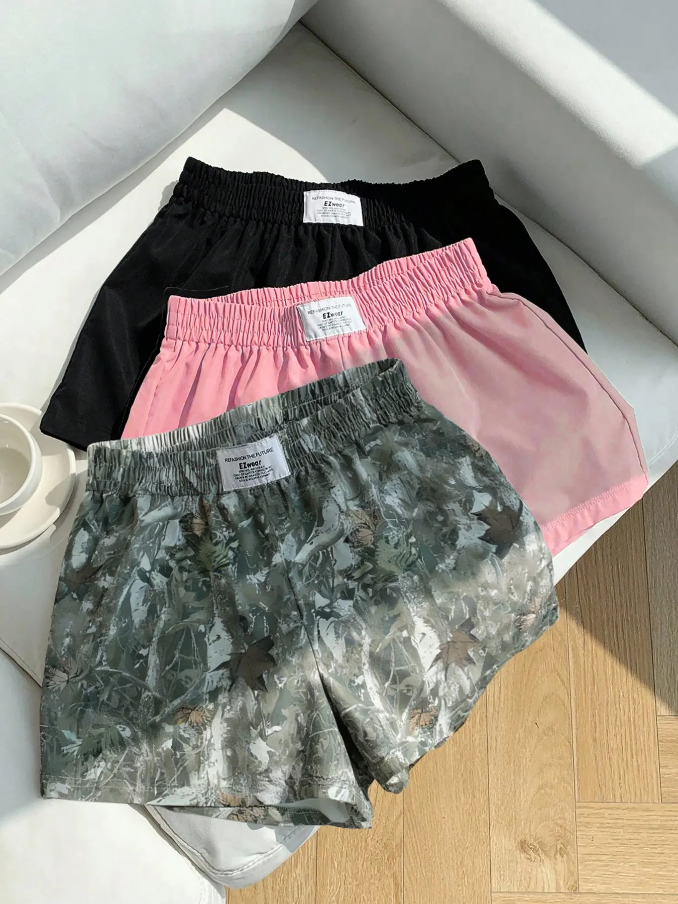 Ladies' vintage-style distressed tree branch all-digital printed and solid-colored casual loose shorts 3-piece set, with letter elastic waist tag shorts, breathable sports shorts, Athletic Shorts Casual, Sporty Breathable Shorts, for summer casual comfort