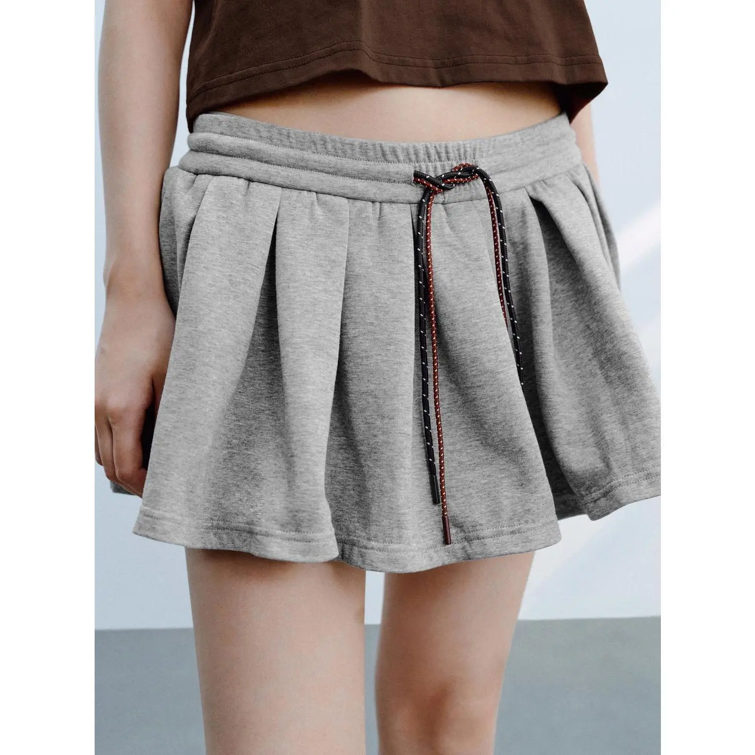 URBAN REVIVO Women's Pleated A-Line Mini Skirt with Built-in Shorts, Casual Sporty Activewear in Stretch Cotton Blend, Casual Sporty Skirt, Short Skirts