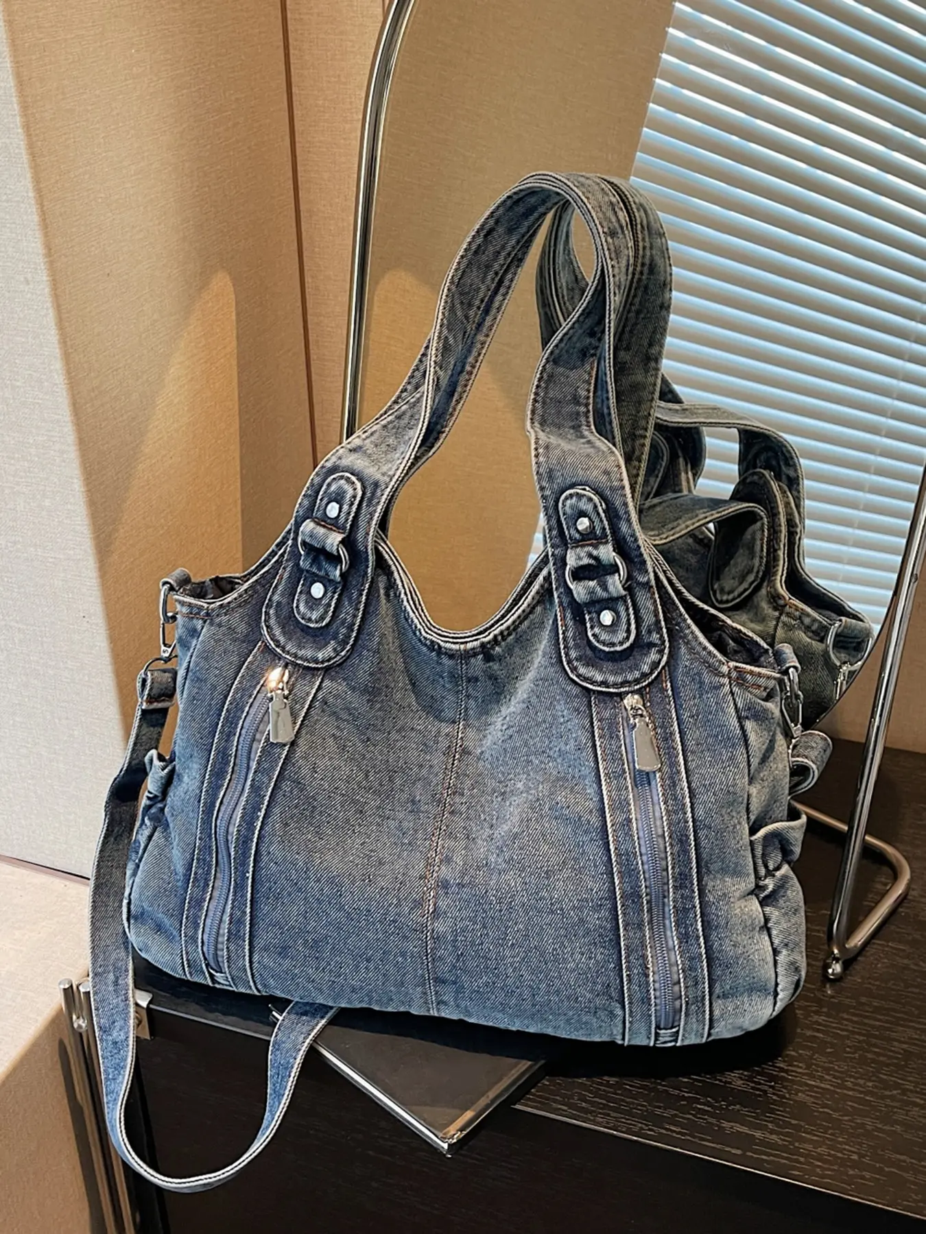 Retro light luxury texture large capacity tote bag, multi zipper pocket decoration design, fashionable personalized and practical multi back hand-held shoulder bag, suitable for outdoor travel and daily commuting, Casual Shoulder Bag, Trendy Commuter Bag