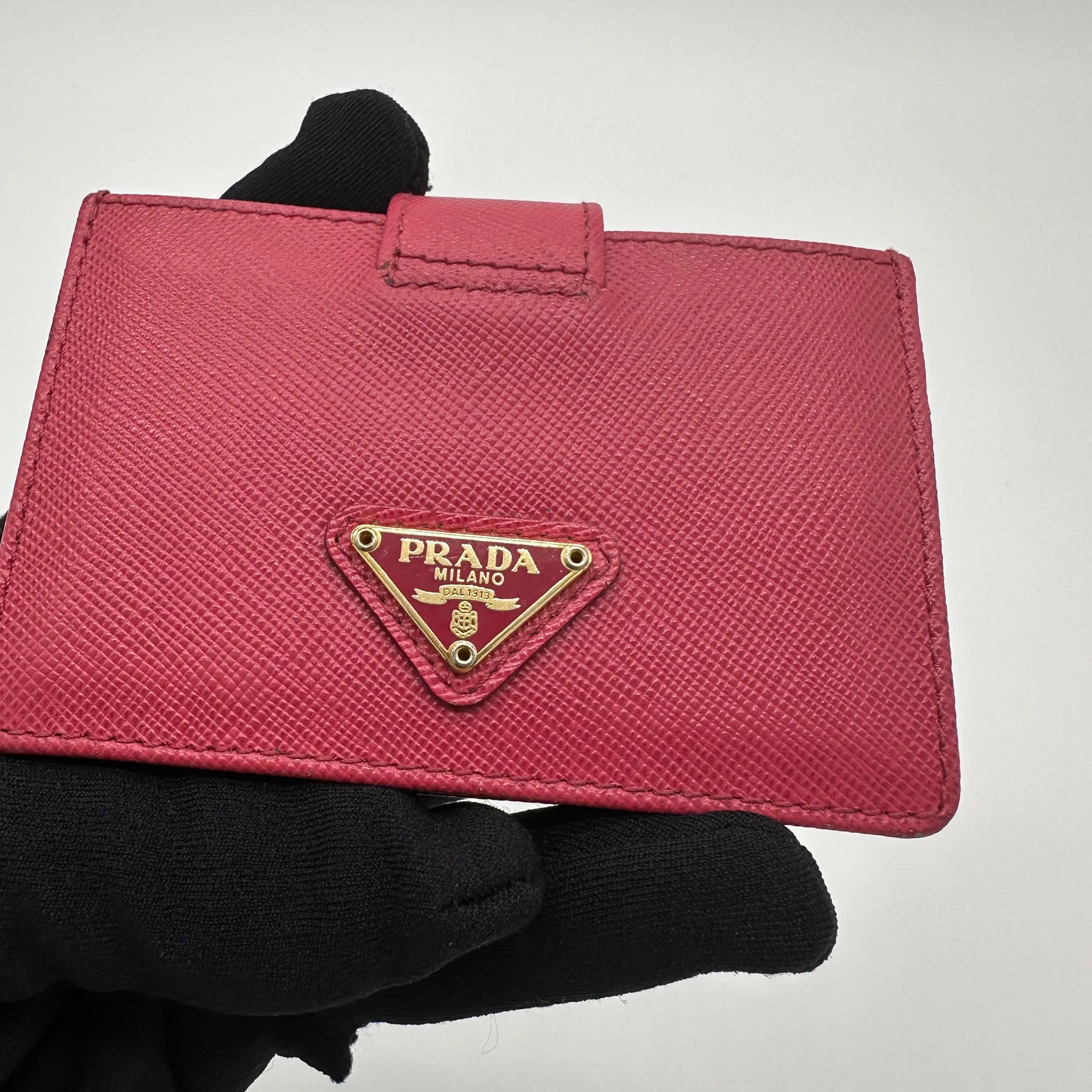 Pre-owned PRADA Leather Small Leather Goods Pink Saffiano Accordion Card Holder with Snap Closure
