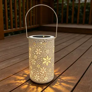 OMRAYTUSolar Powered Snowflake Projection Lantern, Waterproof LED Hanging Lantern for Outdoor Patio, Garden, Christmas Decor, Auto On/Off