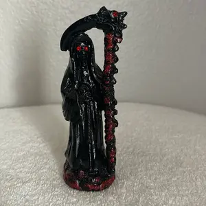 Santa muerte rojo y negro