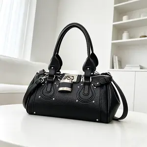 Classic black women’s crossbody bag, fashionable handbag—suitable for banquets, work, and everyday travel.
