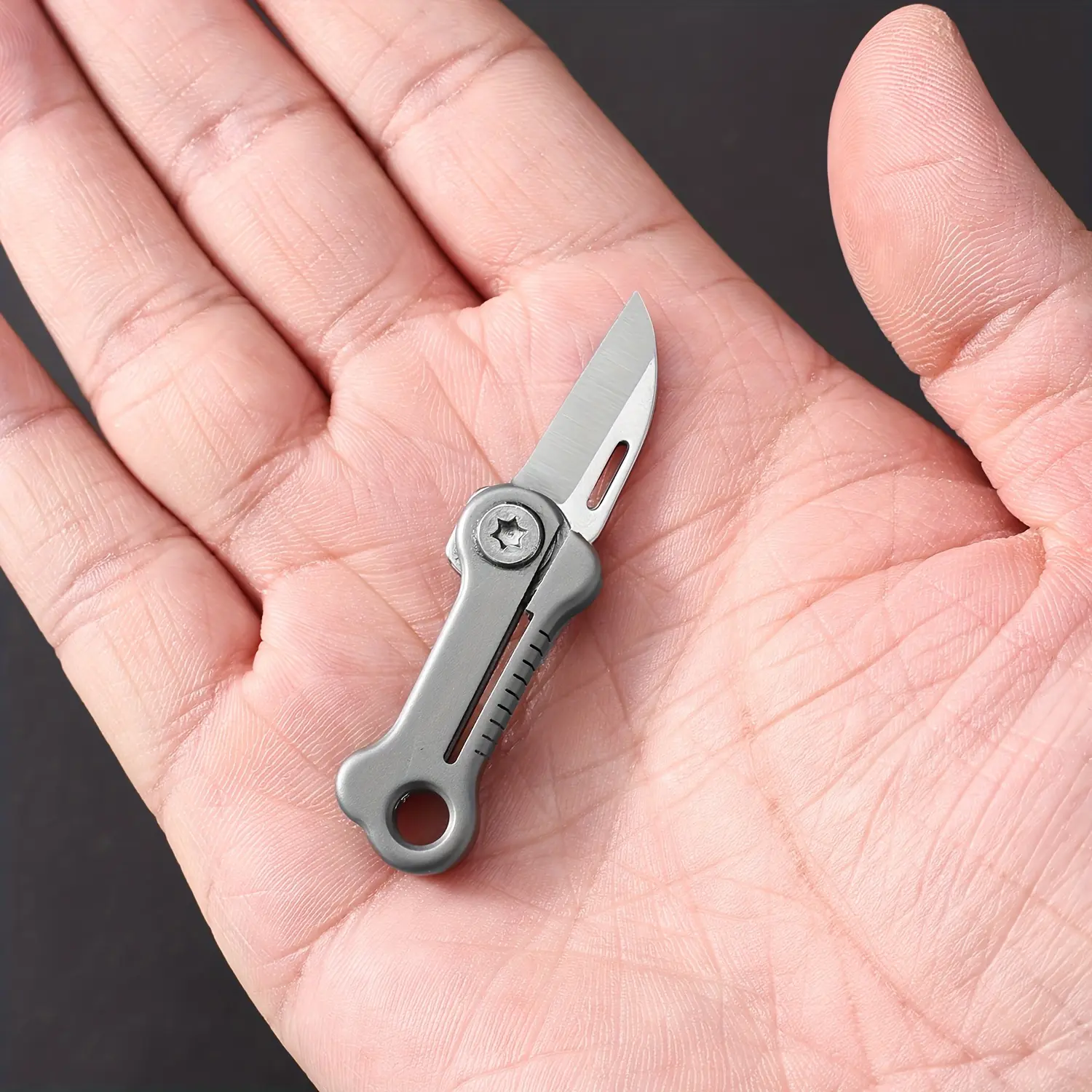 Titanium Alloy Mini Folding Knife Keychain, Folding Pocket Knives, Sharp Tool Pouch Accessory, Portable Pocket Knife for Unboxing and Shipping, Keychain Tools