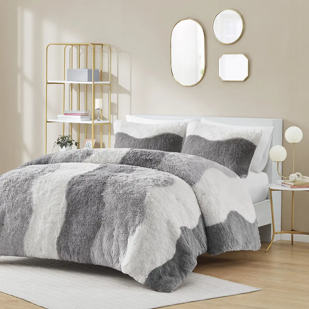 Intelligent Design Cassie Ombre Shaggy Faux Fur Comforter Set, Soft Bedding Sets for Bedroom Bedding Needs, Bedroom Bedding Set