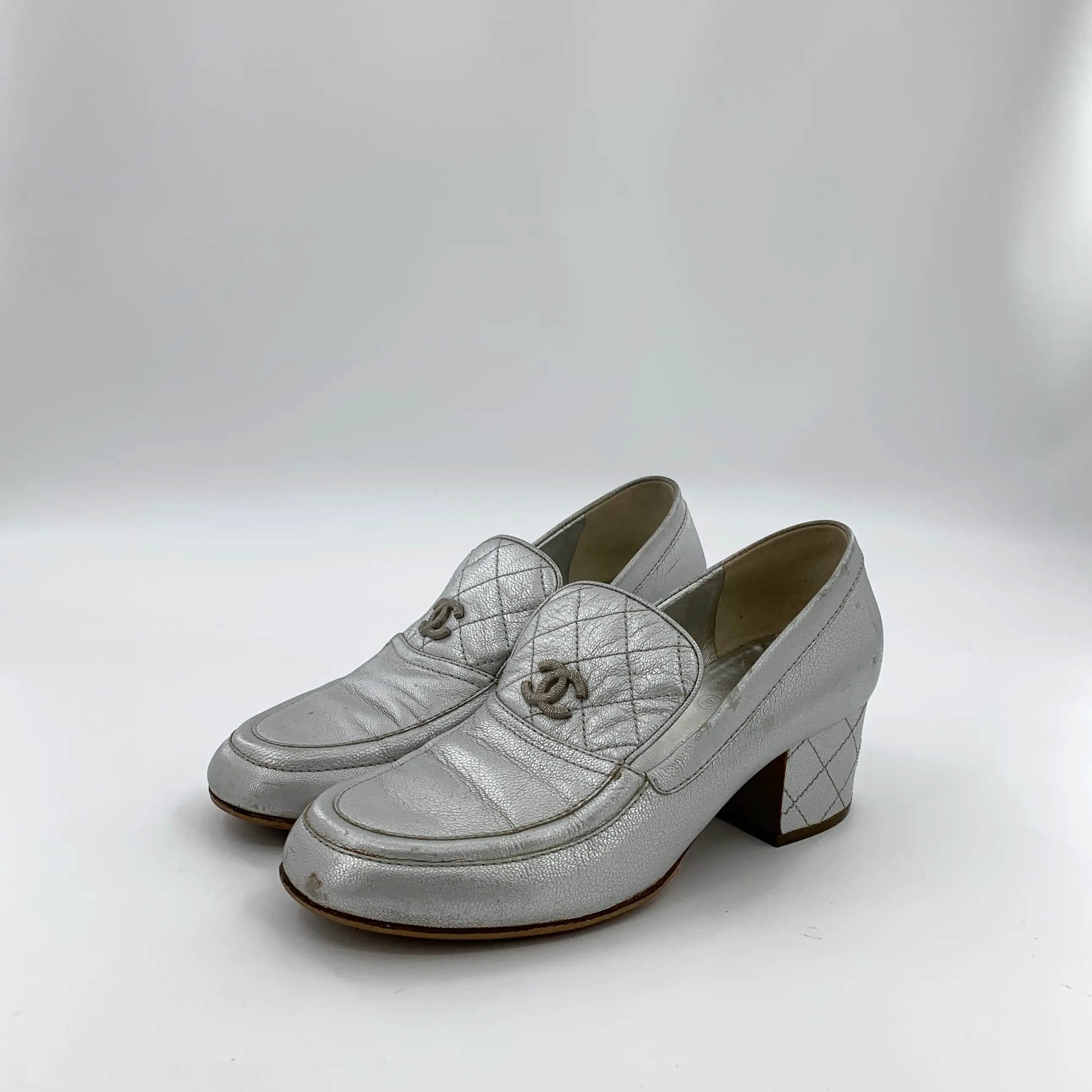 RDLTS— Chanel Silver CC Block Heel Pumps Size US 7.5