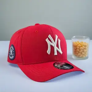 New Era MLB 9Forty, 59FIFTY Hats - Red Snapback Baseball Hat, White NY Logo, Adjustable Closure, Structured Crown, Urban Street Style, Unisex Fit, Hip Hop Fashion Cap, Lightweight & Comfortable, Perfect for Casual Wear, Sports Events & NYC Vibes