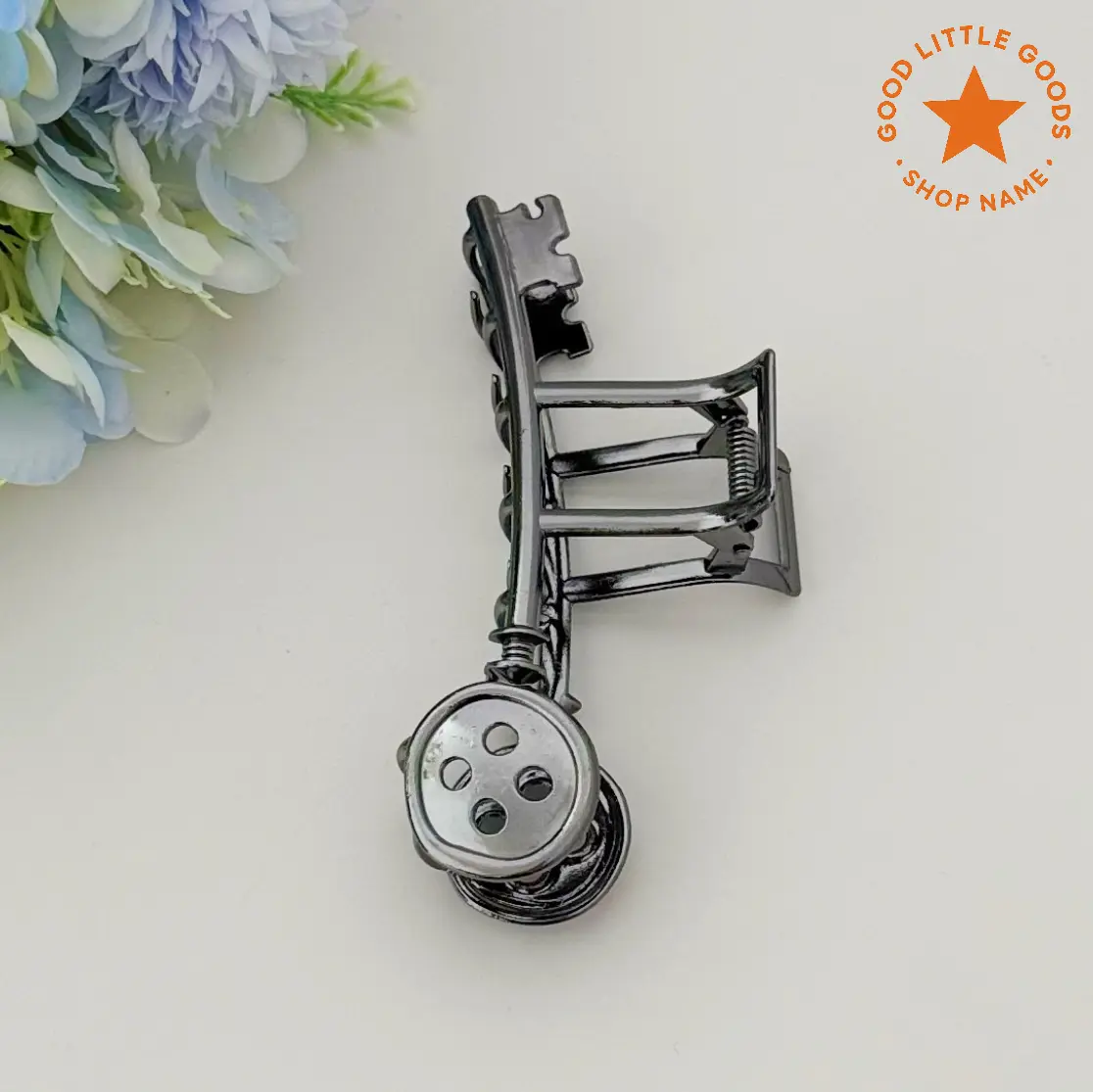 Button Key Hair Claw Clip – Halloween Alt Style Retro Metal Hair Accessory
