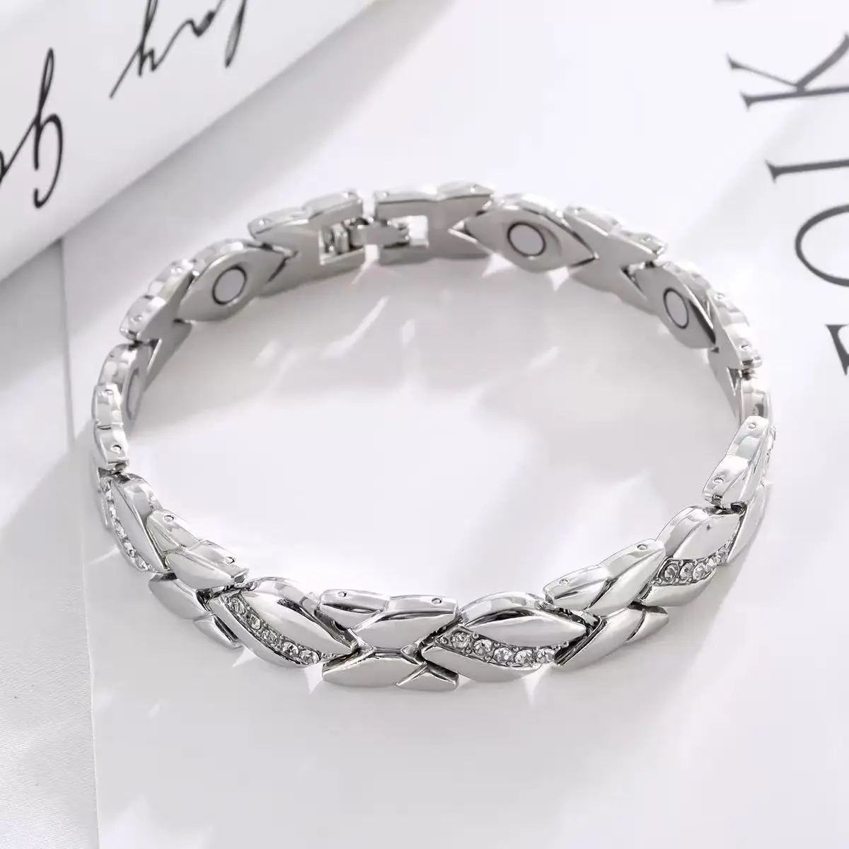 Women's Titanium Alloy Steel Magnetized Bangle - 3500 Gauss Heart Shape Copper Ring, Adjustable Size, Disassembly Tools, Modern Elegant, Everyday Gift, Magnetized Bracelets & Bangles for Females, Casual