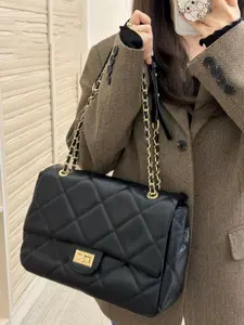 Quilted women's shoulder bag, Pu leather bag, with a versatile design, featuring a wide metal chain strap, perfect for commuting and formal occasions