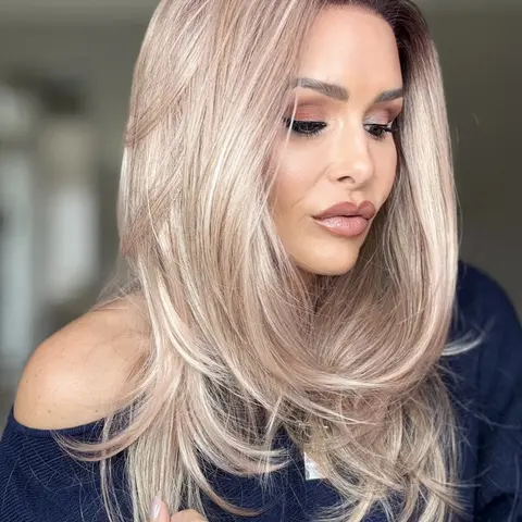AISOM Jenna Layered Straight Apricrown Color 13x4 Free Part Lace Front Wig with Scandinavian Hairline Wolf Cut 20"Synthetic Hair Low Density