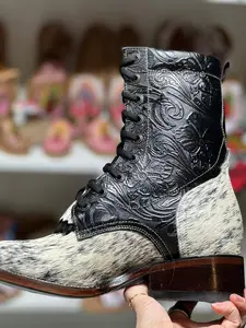 Men Botas Lacer/ WIDE women - Cowhide Black Leather Tooled Wide Boots