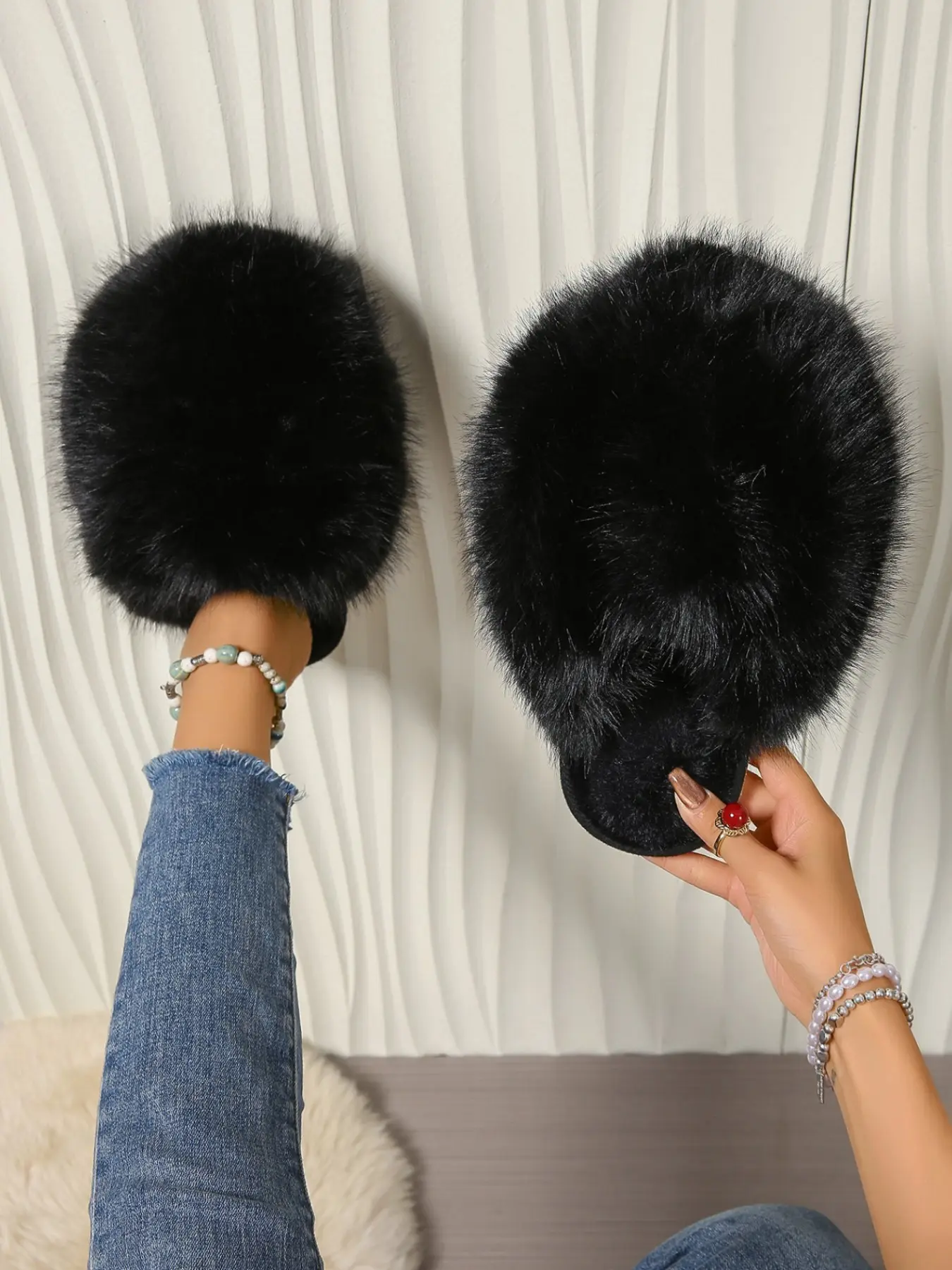 Plush Slip-On Women's Slippers, Fluffy Fleece + Soft Rubber Sole Design, Cozy Luxury Style for Home & Out, Ideal Warmth for Every Occasion