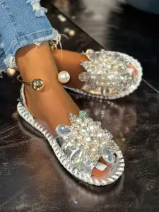 Fashion Pearl Flower Sandals for Women, Summer Flat Shoes, European Style, Perfect for Dresses, Fairy Tale One Strap Slippers, PU Leather Sandals