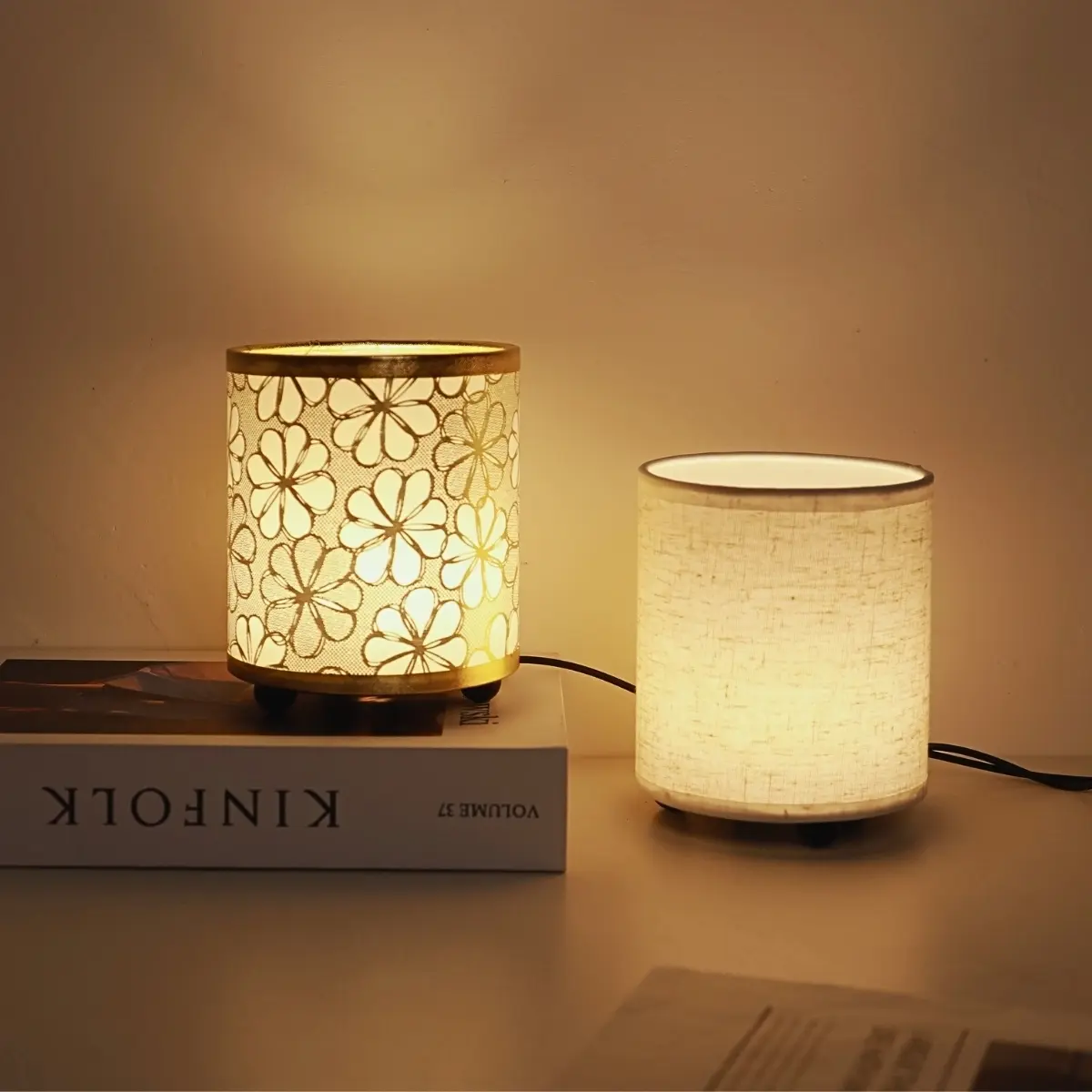 Vintage Nordic Style LED Desk Lamp with USB Powered Soft Warm Light, Metal Base Fabric Shade Nightlight Indoor Decorative Light for Bedroom Living Room Office Decor Table Lamp Decorative Lamps