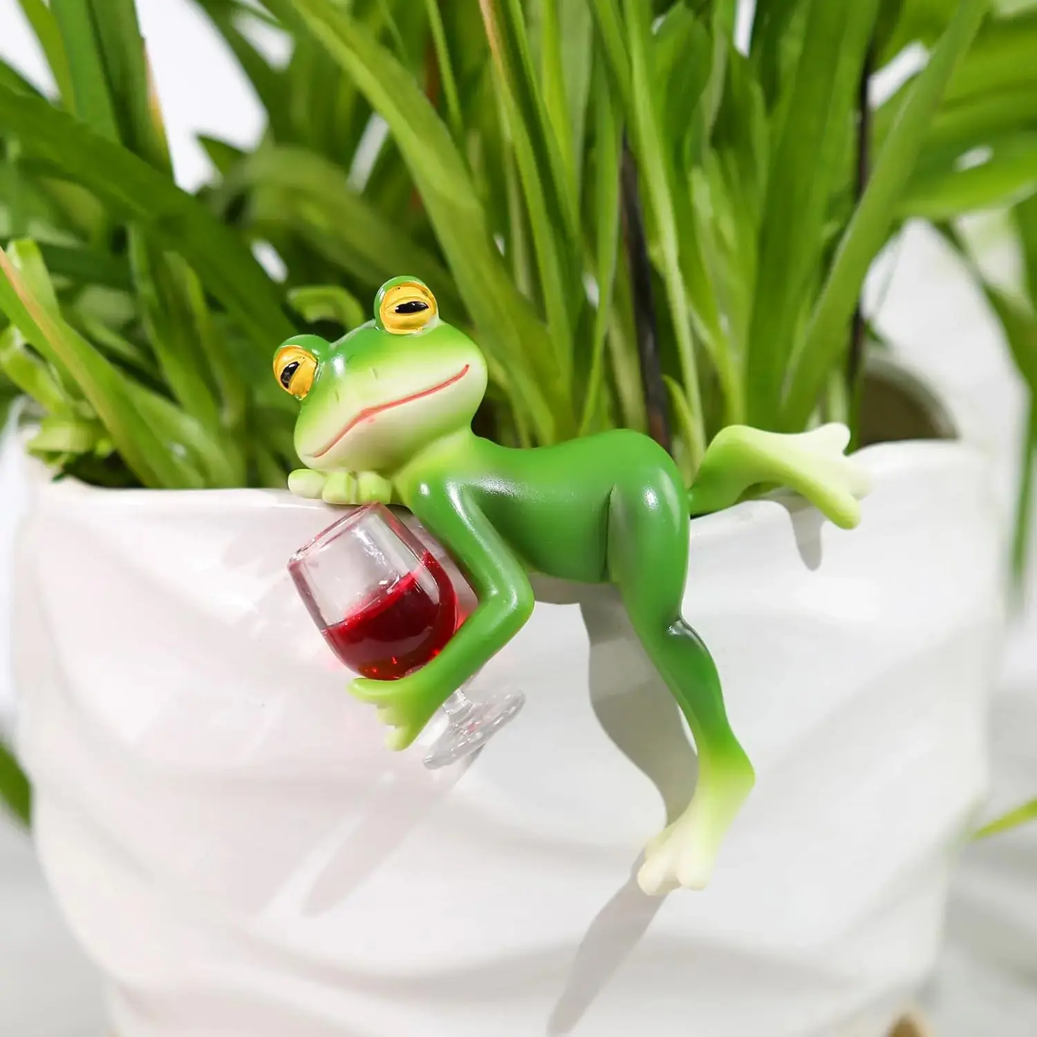 Creative Frog Design garden Pot, Cute Frog Design Garden Planter, Garden Decoration for Outdoor, Balcony, Garden, Outdoor Planters collectible room decor