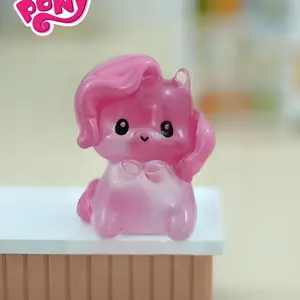 Cute Cartoon Unicorn Statue, Hand-Painted Decorative Desktop Ornament, Night-Light Decor, Home Office Decoration, Perfect Gift for Valentine's Day, Cute Collectible Figurines