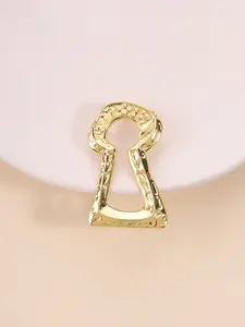 Hammered Keyhole Plated Brooch, Fantasy Aesthetic Pin, Unique Jewelry Accessory, Perfect for & Events