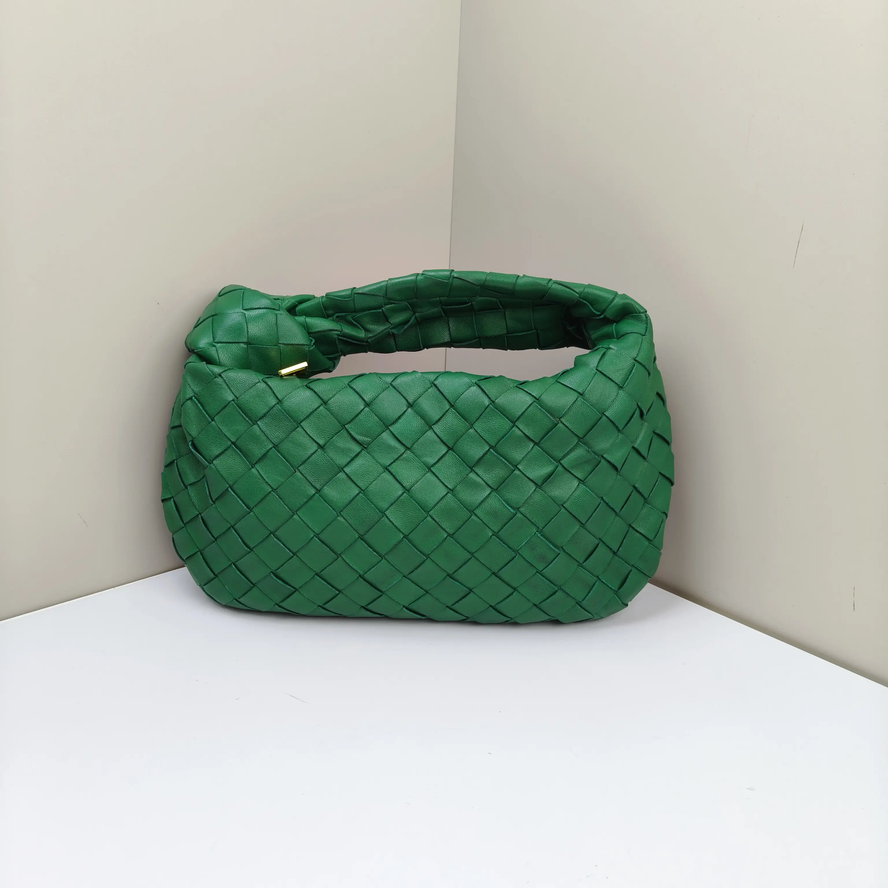 Pre-owned BOTTEGA VENETA Nappa Handbag Jodie Mini Green CPU0622