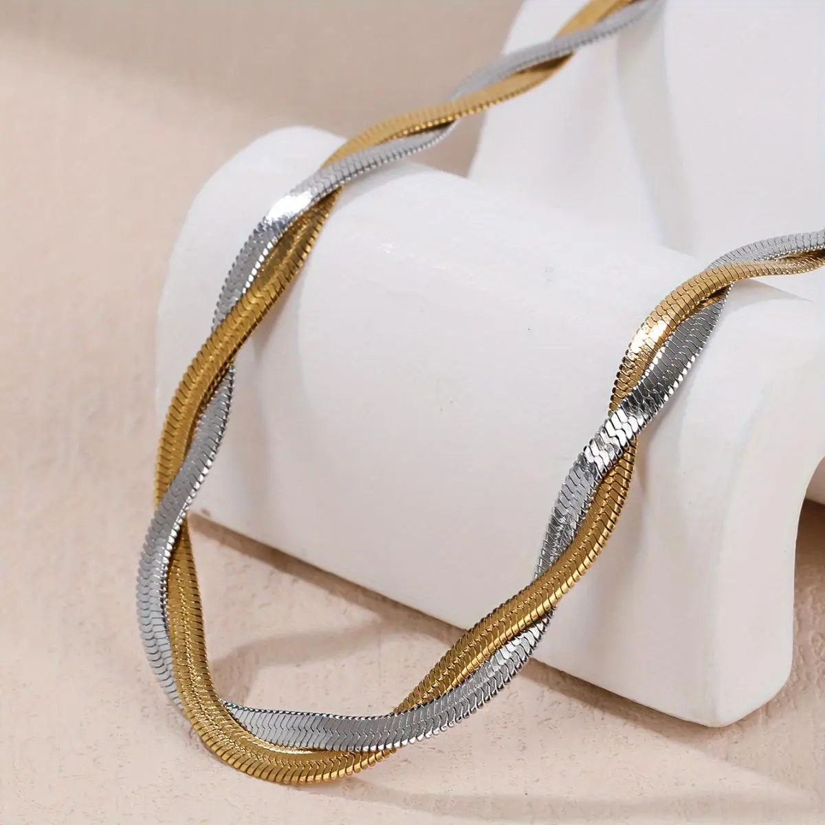 Women's 2-Tone Flat Snake Bone Stainless Steel Necklace - Elegant Fashion Accessory for Daily Wear, Wedding Banquets, Valentine's Day Gifts, Two-Tone