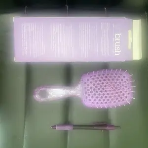 Product Review of Unbrush Detangling Hair Brush by FHI Heat from C**s V**)