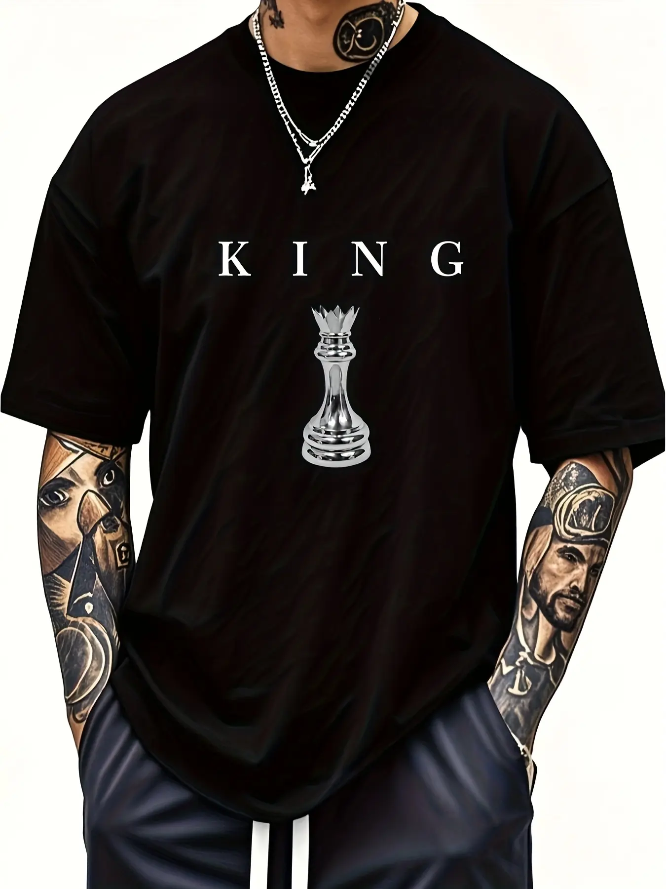 [Chess King Top] Casual Short-Sleeve Round Neck Top for Men Featuring a Black Chess King Pattern