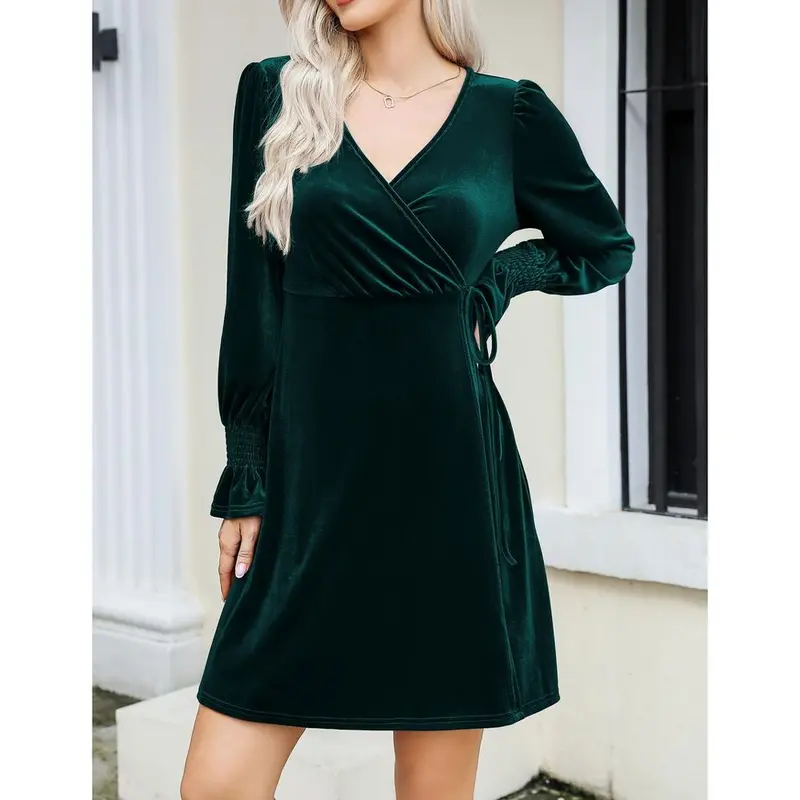 taylor swift green velvet dress Taylor Swift Shocks Designer by Wearing Dress at Blake Lively Dinner