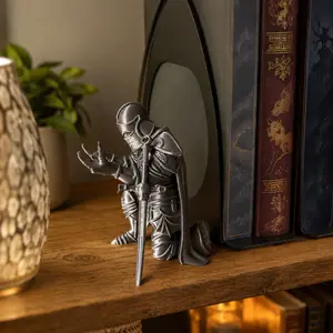 3D Printed Knight Pen Holder with Sword – Armored Warrior Desk Decor, Cool Office Accessories & Unique Gift for Men