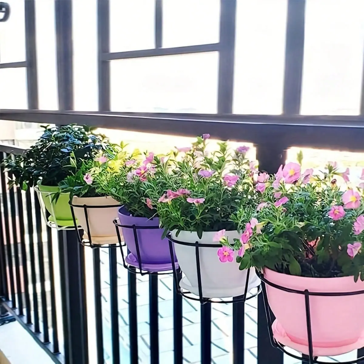 Stylish Round Metal Hanging Planters Set of 4, Hanging Planters For Outdoor Plants, Decorative Round Planter, Hanging Plant Basket, Durable Design for Balcony, Garden & Indoor Decoration, Metal Planters for Outdoors