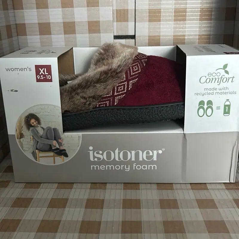 Eco comfort Isotoner  memory foam women’s  slippers