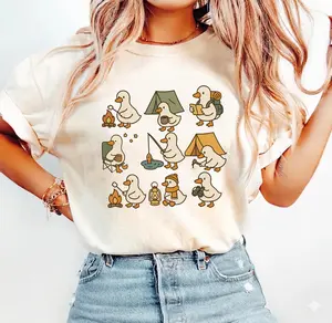 Cute Camping Ducks Graphic Tee - Vintage Retro Outdoors T-Shirt - Gorpcore Aesthetic Duck Top - Comfort Colors Camping Shirt - Trendy Gift for Nature Lovers