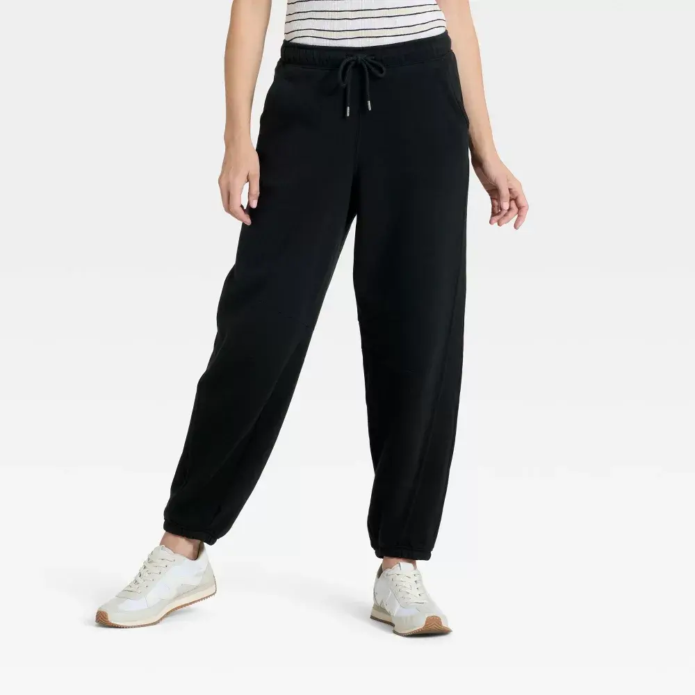 Women's Mid-Rise Barrel Leg Sweatpants - Universal