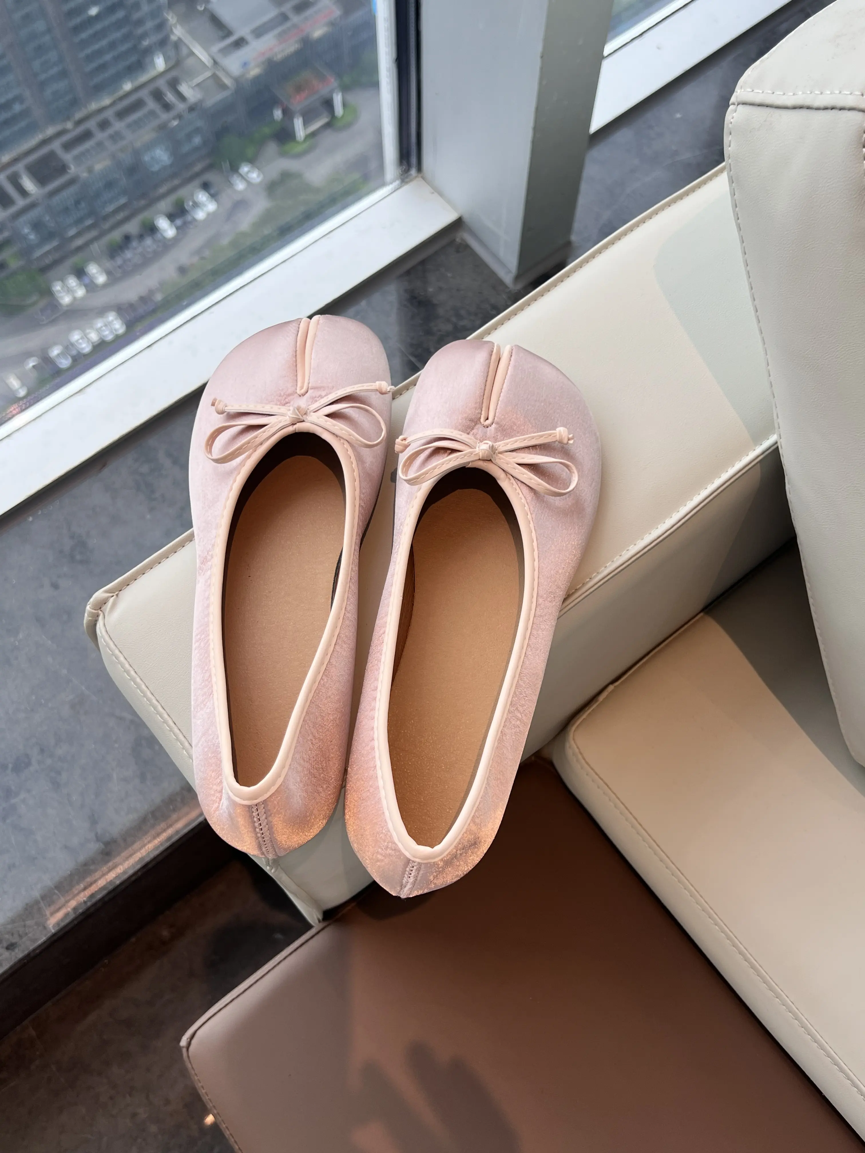 2026 New Women’s Satin French-Style Flats — Comfortable, Soft, Low-Cut Ballet/Pig Trotter/Hoof Shoes, Footwear Flatform Running Girl Bedroom