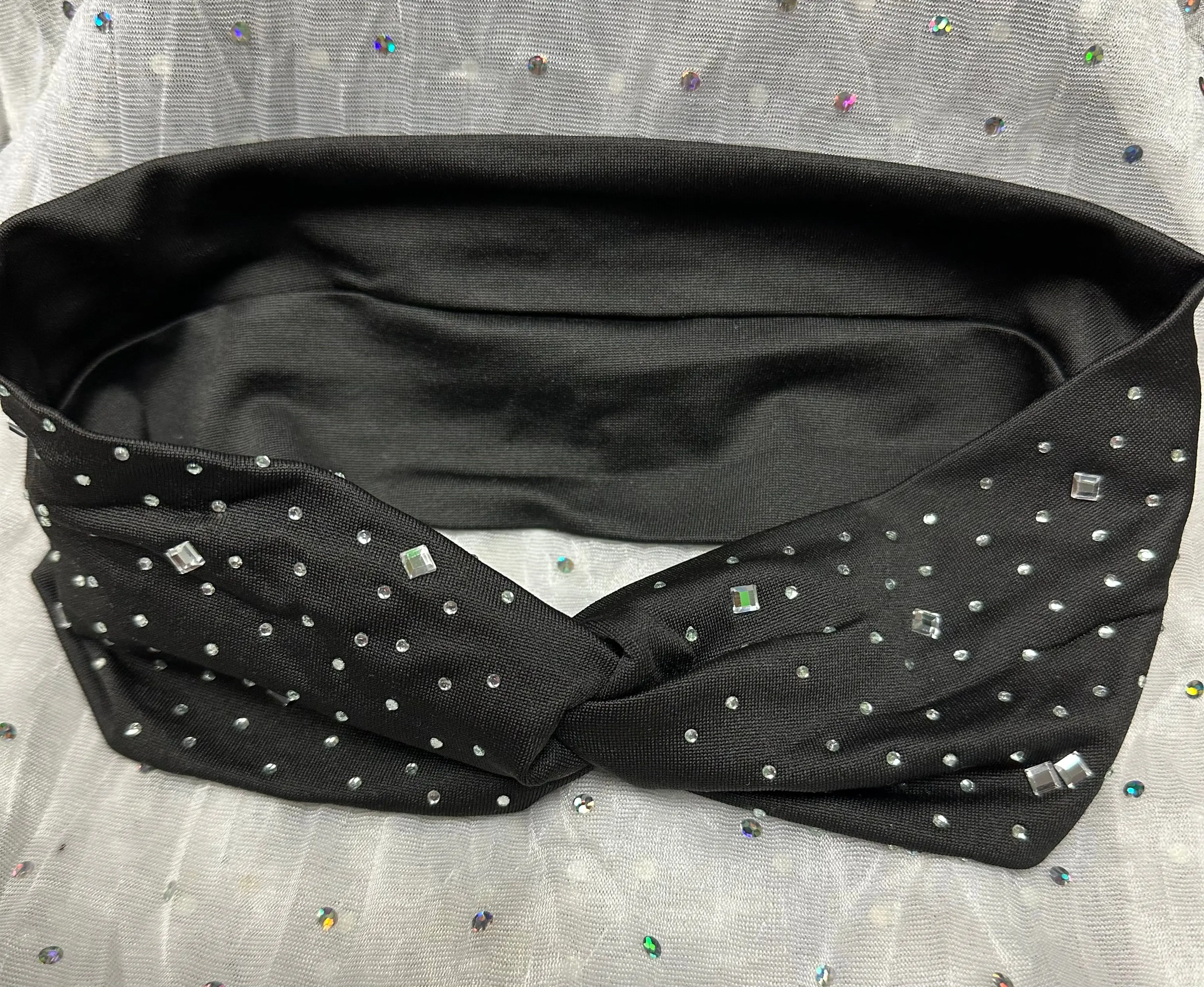 BLACK KNOTTED HEADBAND WITH RHINESTONES