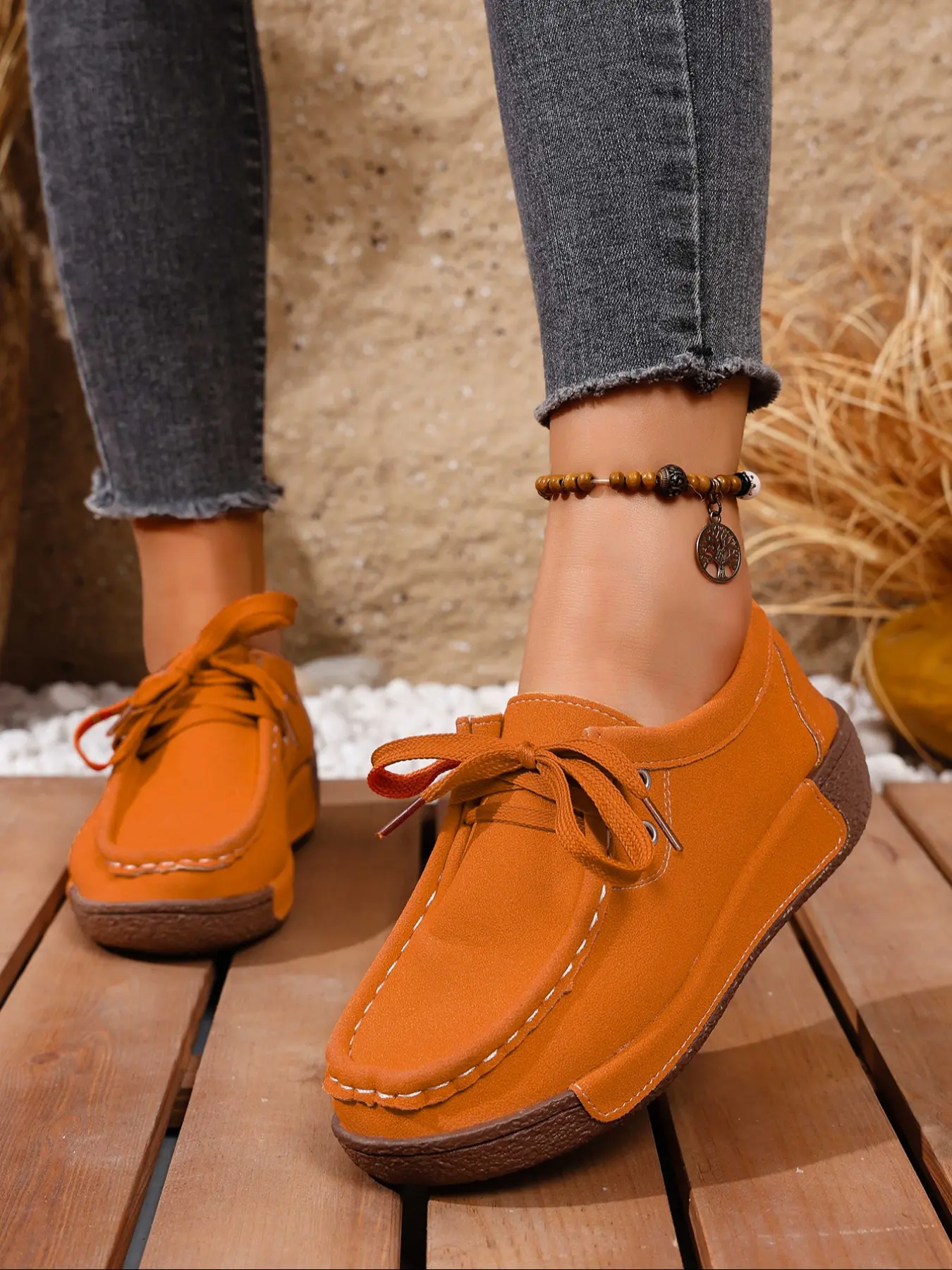 Women's low-top lace-up casual sneakers, Sports shoes, versatile, lightweight, comfortable, breathable, perfect for daily casual wear, commuting, outdoor walking in all seasons, flat shoes, Sneaker Flats, an essential gift