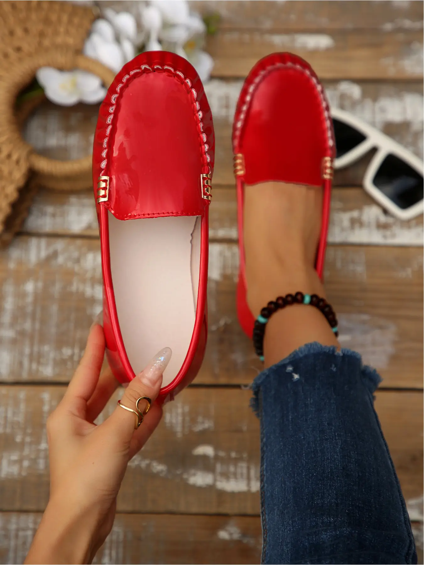 Women's new spring round-toe flat shallow slip-on shoes in solid color, simple and stylish classic casual shoes suitable for commuting, Casual Slip Ons
