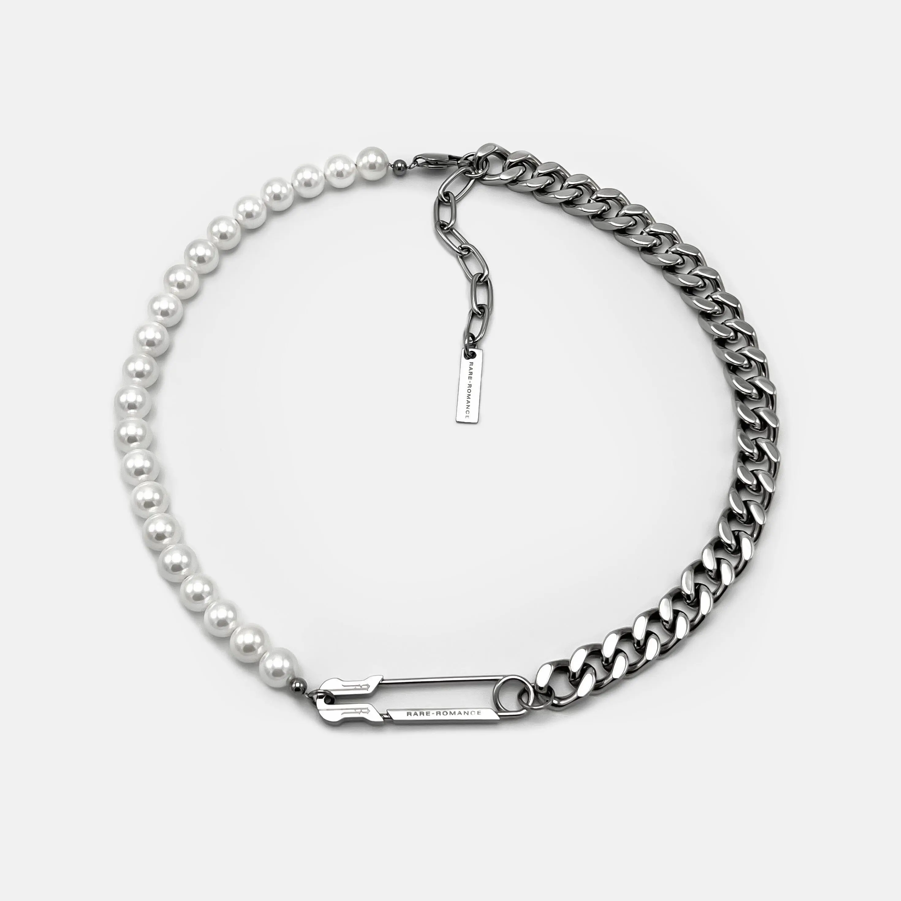 SAFETY PIN PEARL CUBAN CHAIN